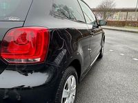 Gebraucht VW Polo 60 PS (44 kW) 2010 Schwarz Kleinwagen