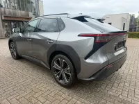 Gebraucht Toyota bZ4X 150 kW (204 PS) 2023 Silber SUV