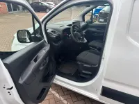 Gebraucht Opel Combo Edition 131 PS (96 kW) 2021 Weiß Van / Kleinbus