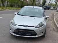 Używany Ford Fiesta 60 KM (44 kW) 2010 Srebrny Sedan/Limuzyna