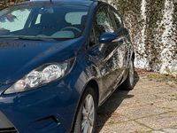 Gebraucht Ford Fiesta 60 PS (44 kW) 2010 Blau Kleinwagen