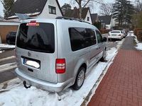 Gebraucht VW Caddy Maxi 102 PS (75 kW) 2010 Silber Van / Kleinbus
