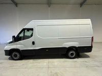 Second-hand Iveco Daily 156 CP (114 kW) 2021 Alb Van
