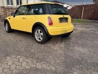 Usado Mini ONE 90 HP (66 kW) 2002 Amarelo Citadino