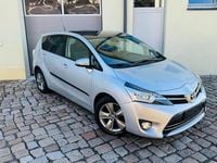Gebraucht Toyota Verso Executive 111 PS (81 kW) 2016 Silber Van / Kleinbus