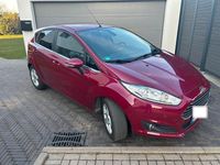 Gebraucht Ford Fiesta Titanium 101 PS (74 kW) 2015 Rot Kleinwagen