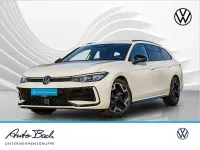 Gebraucht VW Passat R-line 150 PS (110 kW) 2024 Oryxweiß perlmutteffekt Kombi