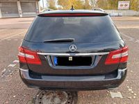 Gebraucht Mercedes E250 Avantgarde 204 PS (150 kW) 2012 Schwarz Limousine