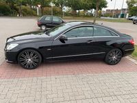 Gebraucht Mercedes E200 184 PS (135 kW) 2010 Schwarz Coupé