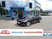 Gebraucht Volvo V60 Momentum 197 PS (144 kW) 2021 Schwarz Kombi