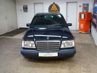 gebraucht Mercedes E300 W124als Handschalter mit Klima aus 1. Hd