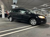 Second-hand VW Sharan 140 CP (102 kW) 2012 Negru Monovolum