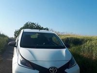 Gebraucht Toyota Aygo 69 PS (50 kW) 2017 Weiß Kleinwagen