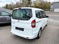 Gebraucht Ford Tourneo Courier Trend 75 PS (55 kW) 2016 Frostweiß Van / Kleinbus
