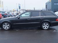 Usado Mercedes E320 Avantgarde 204 HP (150 kW) 2004 Preto Carrinha