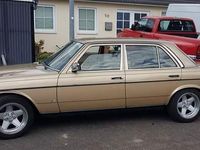 Usata Mercedes E280 252 CV (185 kW) 1983 Oro Berlina
