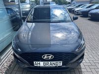 Gebraucht Hyundai i30 Advantage 101 PS (74 kW) 2025 Grau Limousine