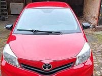 Gebraucht Toyota Yaris 69 PS (50 kW) 2012 Rot Kleinwagen