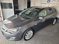 Gebraucht Opel Astra Design Edition 140 PS (102 kW) 2011 Grau Kombi