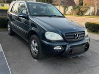 Gebraucht Mercedes ML320 218 PS (160 kW) 2002 Schwarz SUV