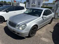 Gebraucht Mercedes E220 Classic 150 PS (110 kW) 2002 Limousine