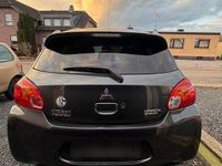 Gebraucht Mitsubishi Space Star 80 PS (58 kW) 2013 Schwarz Van / Kleinbus