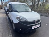 Gebraucht Fiat Doblò 95 PS (69 kW) 2018 Weiß Van / Kleinbus