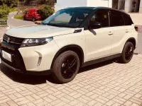 Gebraucht Suzuki Vitara Comfort+ 129 PS (94 kW) 2024 Beige SUV
