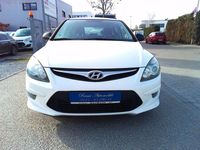 Gebraucht Hyundai i30 Classic 90 PS (66 kW) 2012 Weiß Limousine