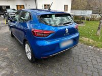 Gebraucht Renault Clio V SE 72 PS (52 kW) 2020 Blau Limousine
