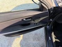 Gebraucht BMW 320 177 PS (130 kW) 2010 Schwarz Kombi