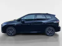 Gebraucht BMW 230e Active Tourer M Sport 326 PS (239 kW) 2023 Saphirschwarz metallic Van / Kleinbus