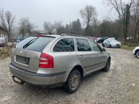 gebraucht Skoda Octavia Combi Elegance 4X4 PACCO +Klimaautomatik