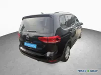 Gebraucht VW Touran Active 150 PS (110 kW) 2023 Schwarz Van / Kleinbus