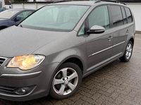 Gebraucht VW Touran 140 PS (102 kW) 2010 Grau Van / Kleinbus