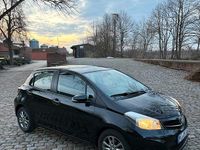 Gebraucht Toyota Yaris 69 PS (50 kW) 2013 Schwarz Kleinwagen