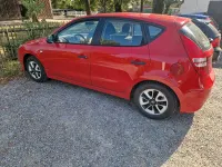 Gebraucht Hyundai i30 120 PS (88 kW) 2010 Rot Kleinwagen