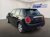 Gebraucht Mini Cooper 136 PS (100 kW) 2016 Midnight black metallic Kleinwagen