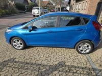 Gebraucht Ford Fiesta Trend 82 PS (60 kW) 2015 Blau Limousine