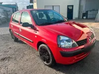 Gebraucht Renault Clio II 58 PS (42 kW) 2003 Rot Kleinwagen