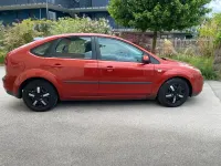 Käytetty Ford Focus 101 HP (74 kW) 2007 Oranssi Viistoperä