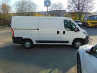 Gebraucht Peugeot Boxer Premium 131 PS (96 kW) 2018 Weiss deckende lackierung Van