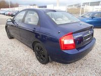 Gebraucht Kia Cerato LX 105 PS (77 kW) 2005 Blau metallic Limousine