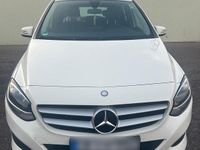 Gebraucht Mercedes B200 136 PS (100 kW) 2017 Weiß Van / Kleinbus