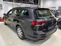 Gebraucht VW Passat Basis 122 PS (89 kW) 2023 Grau Kombi