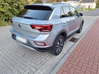 Gebraucht VW T-Roc Move 110 PS (80 kW) 2023 Grau SUV