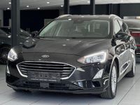Gebraucht Ford Focus Titanium 120 PS (88 kW) 2020 Schwarz Kombi