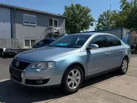 Gebraucht VW Passat Comfortline 116 PS (85 kW) 2005 Blau Limousine