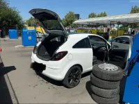 Gebraucht Opel Corsa Color Edition 101 PS (74 kW) 2012 Weiß Kleinwagen
