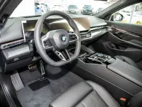 Neu BMW 540 Sport Line 303 PS (222 kW) 2026 Sophistograu brillanteffekt me Kombi